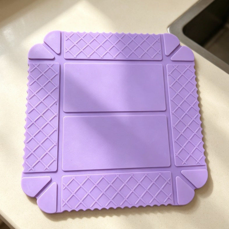 Magnetic Folding Silicone Tray – Collapsible Snack Container, Fruit Holder and Heat-Resistant Mat