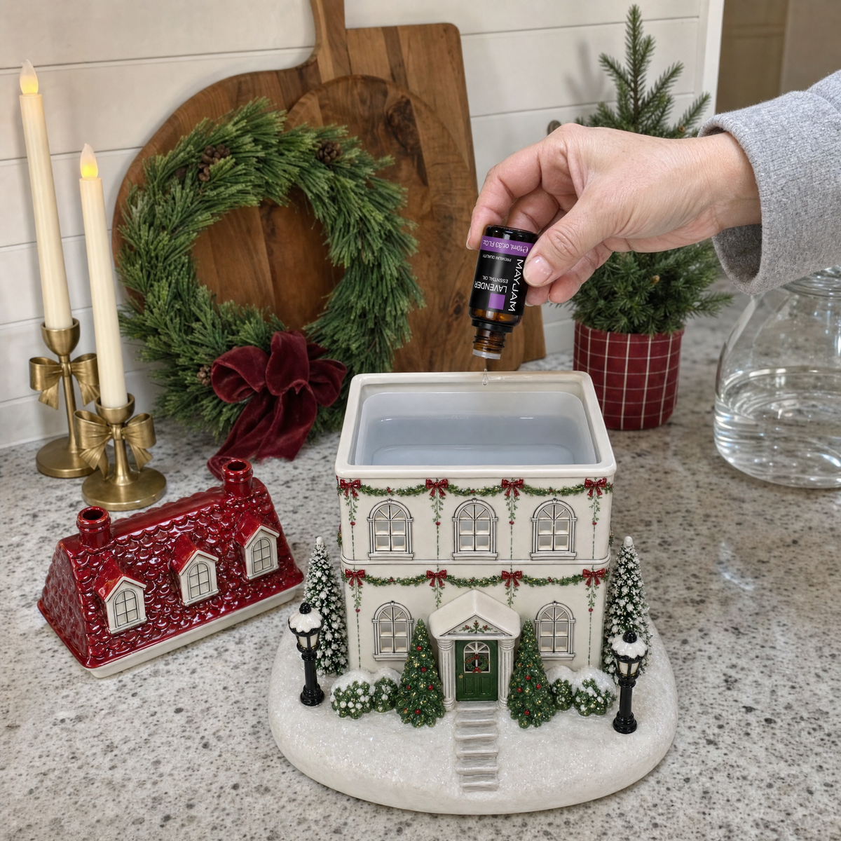 Christmas Cottage-Style Fragrance Diffuser