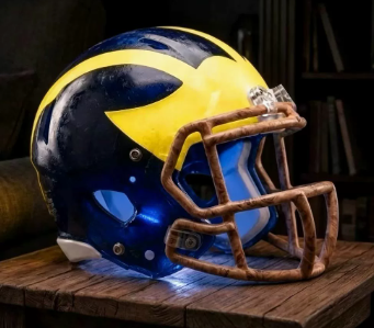 🎁 Handmade Football Helmet Lamp – LED Team Fan Cave Light with 32 Team Styles